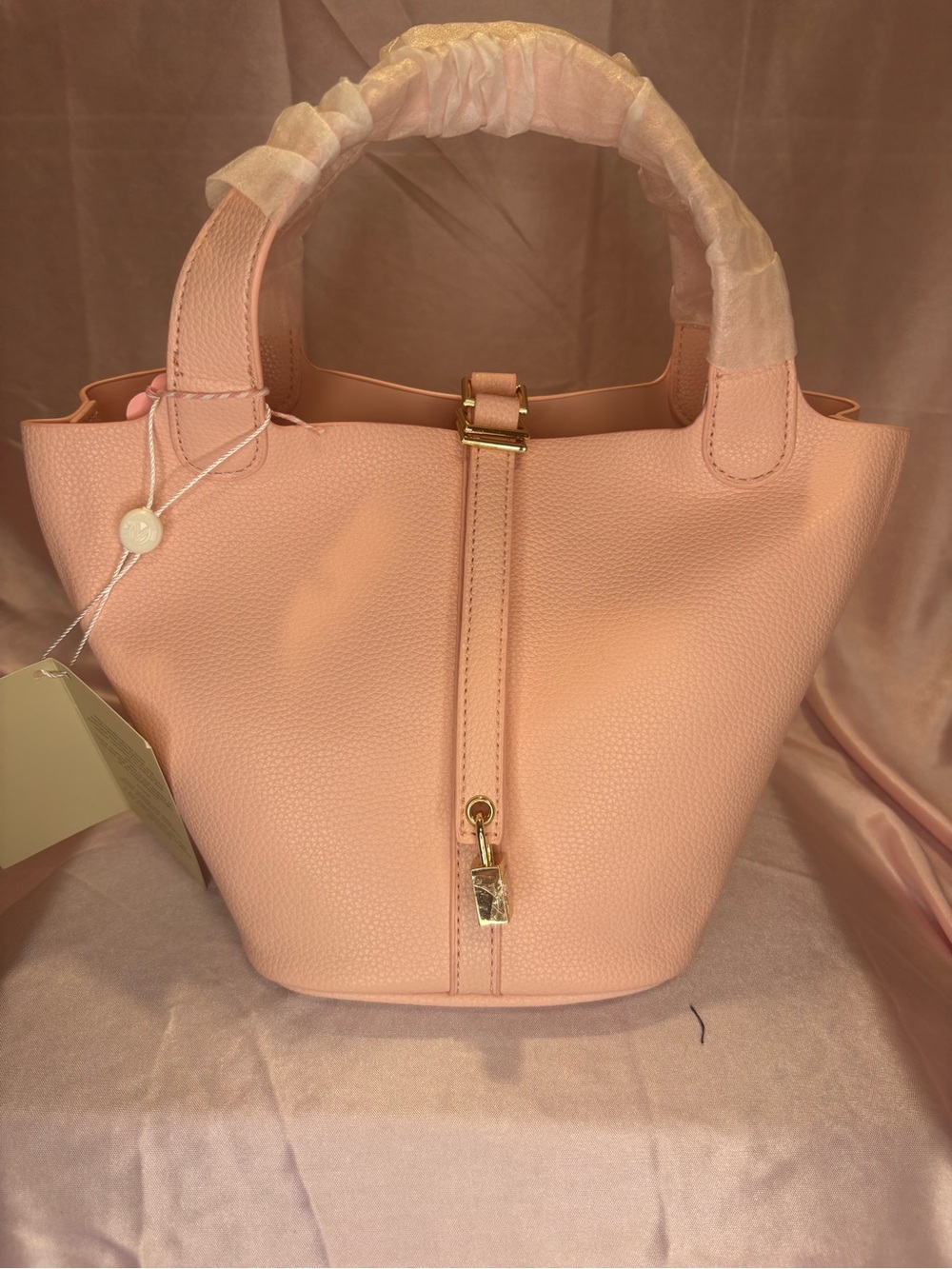 NWT Valentino Orlandi soft pink Bucket Bag with Pouch